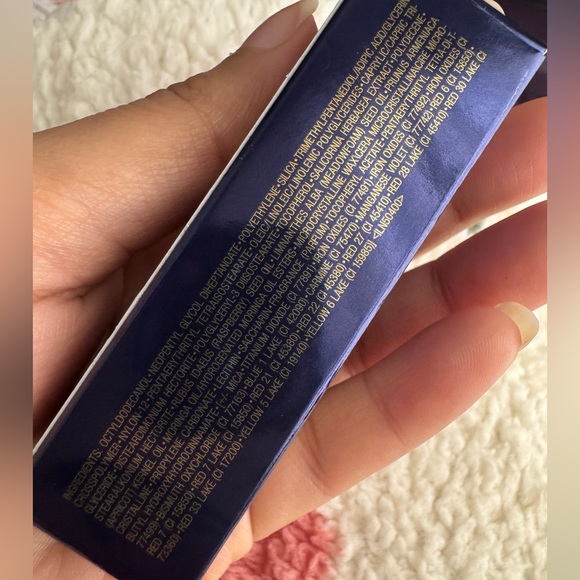 Estee lauder Pure Color Creme Lipstick 686 (full size ) - Picture 8 of 12